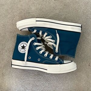 Blue Converse Men’s 5.5 Women’s 7.5